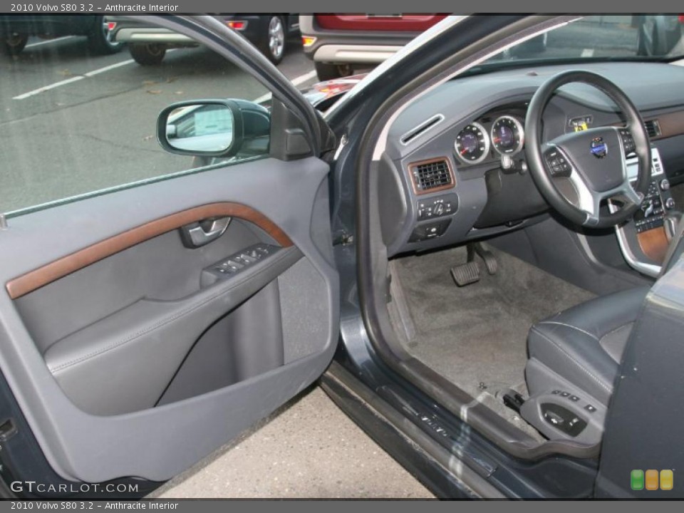 Anthracite Interior Photo for the 2010 Volvo S80 3.2 #39717523