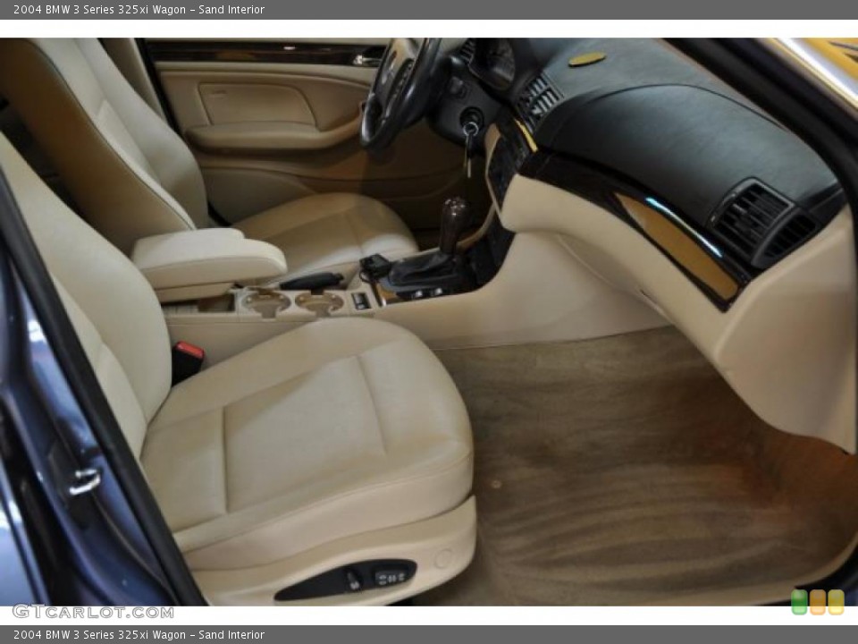 Sand Interior Photo for the 2004 BMW 3 Series 325xi Wagon #39720571