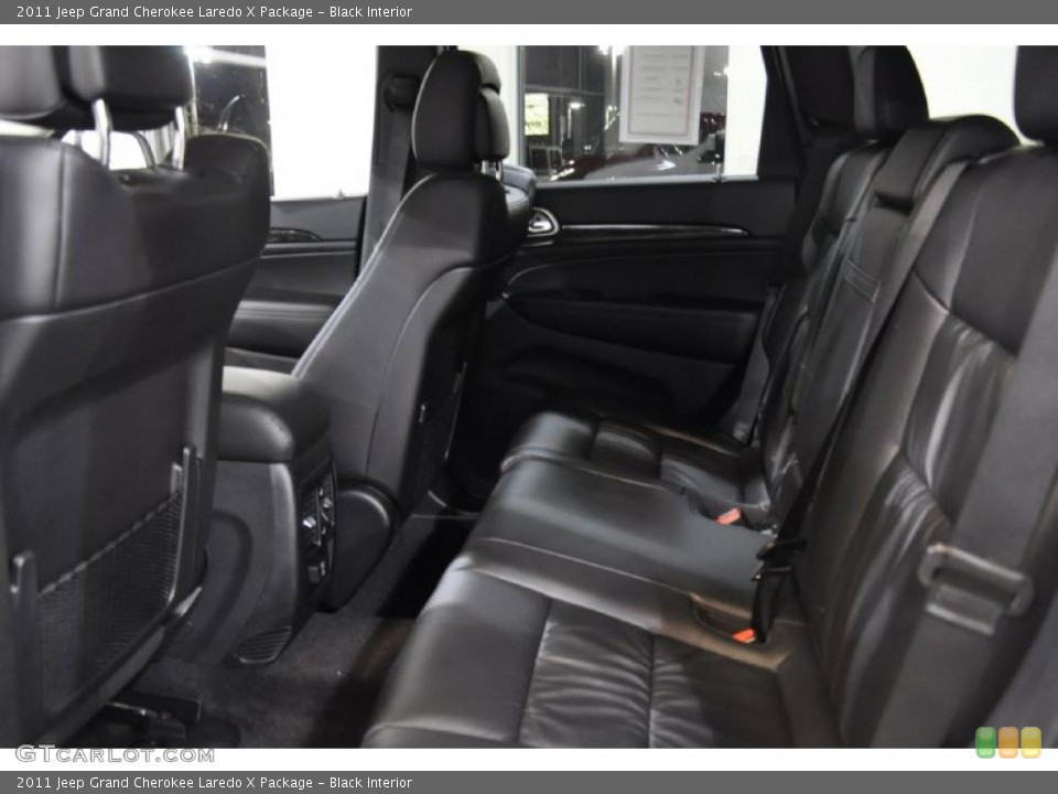 Black Interior Photo for the 2011 Jeep Grand Cherokee Laredo X Package #39724723