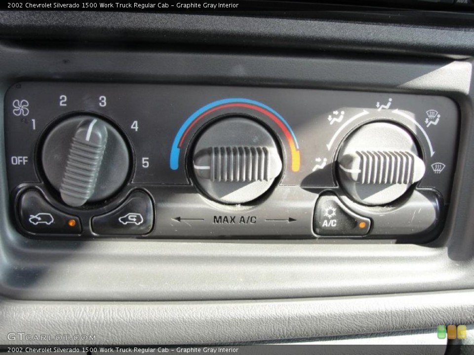 Graphite Gray Interior Controls for the 2002 Chevrolet Silverado 1500 Work Truck Regular Cab #39728159