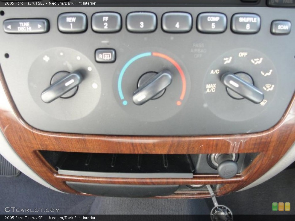 Medium/Dark Flint Interior Controls for the 2005 Ford Taurus SEL #39732035