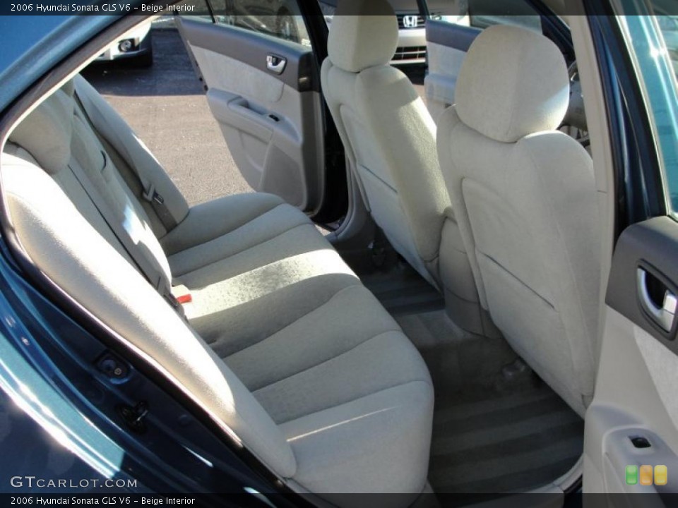 Beige Interior Photo for the 2006 Hyundai Sonata GLS V6 #39732428