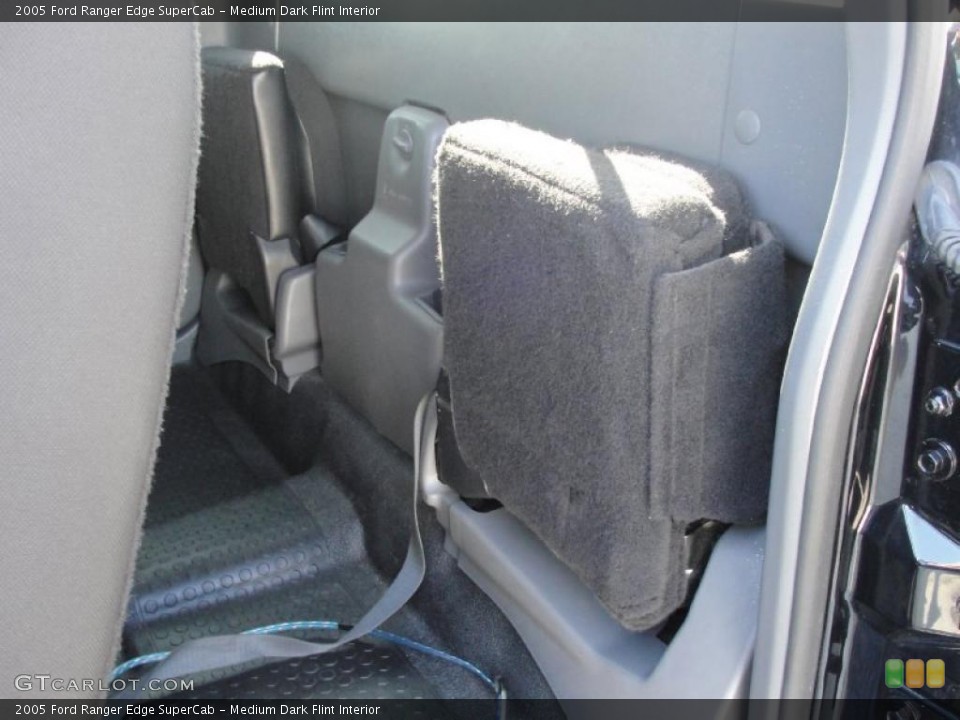 Medium Dark Flint Interior Photo for the 2005 Ford Ranger Edge SuperCab #39732756