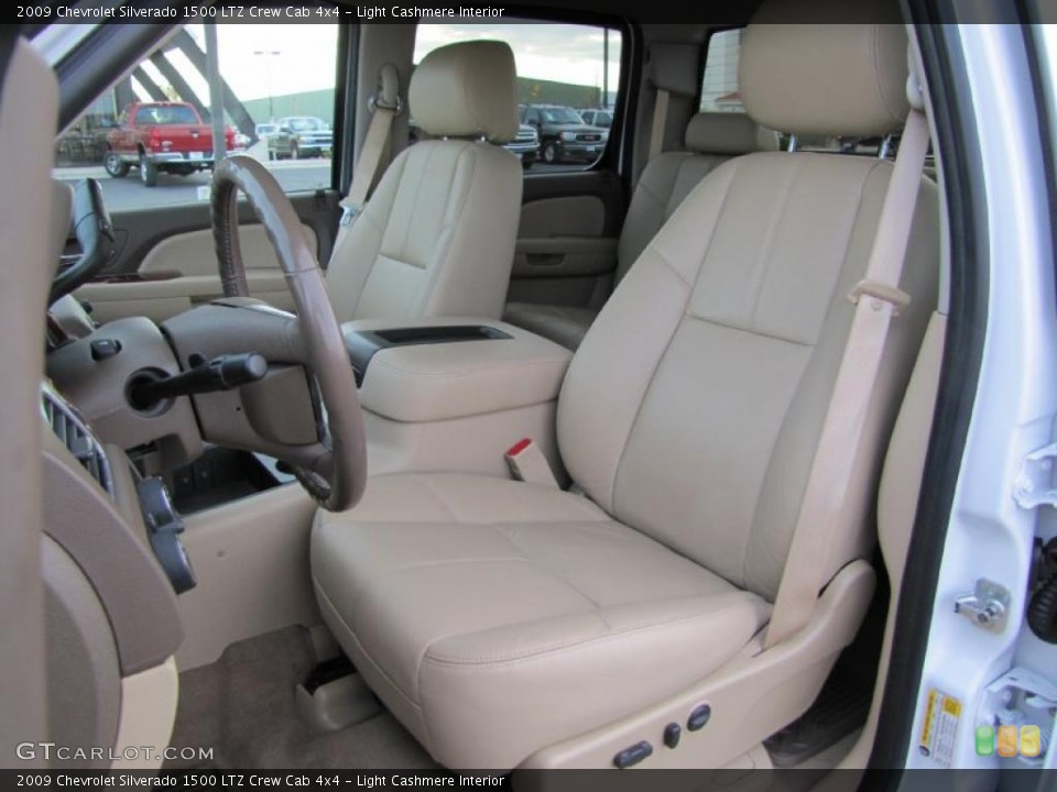 Light Cashmere Interior Photo for the 2009 Chevrolet Silverado 1500 LTZ Crew Cab 4x4 #39733164