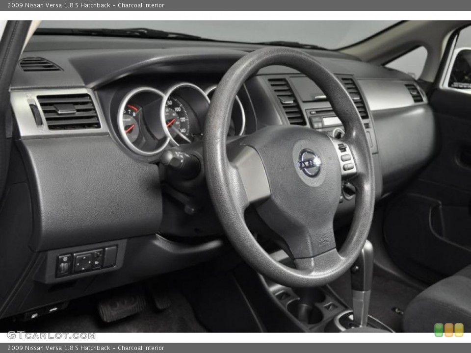 Charcoal Interior Photo for the 2009 Nissan Versa 1.8 S Hatchback #39734141