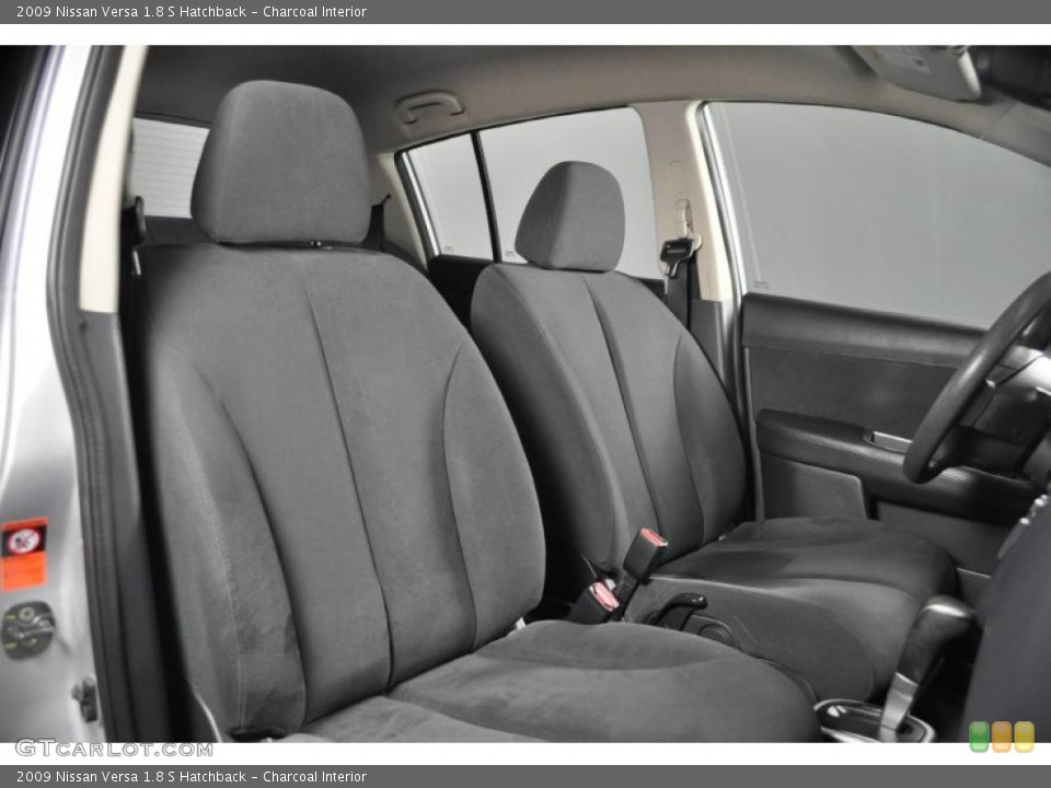 Charcoal Interior Photo for the 2009 Nissan Versa 1.8 S Hatchback #39734317