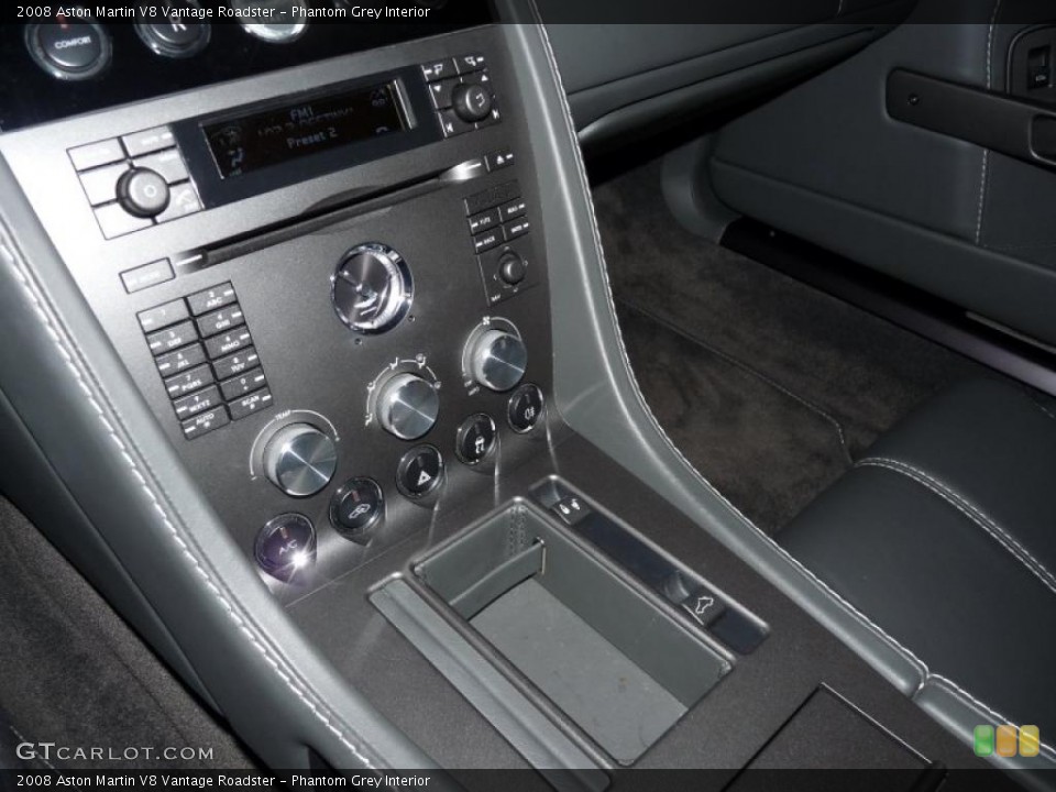Phantom Grey Interior Controls for the 2008 Aston Martin V8 Vantage Roadster #39737785