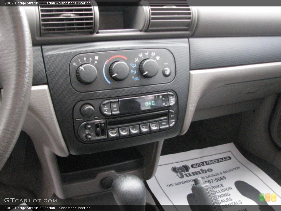 Sandstone Interior Controls for the 2002 Dodge Stratus SE Sedan #39743598
