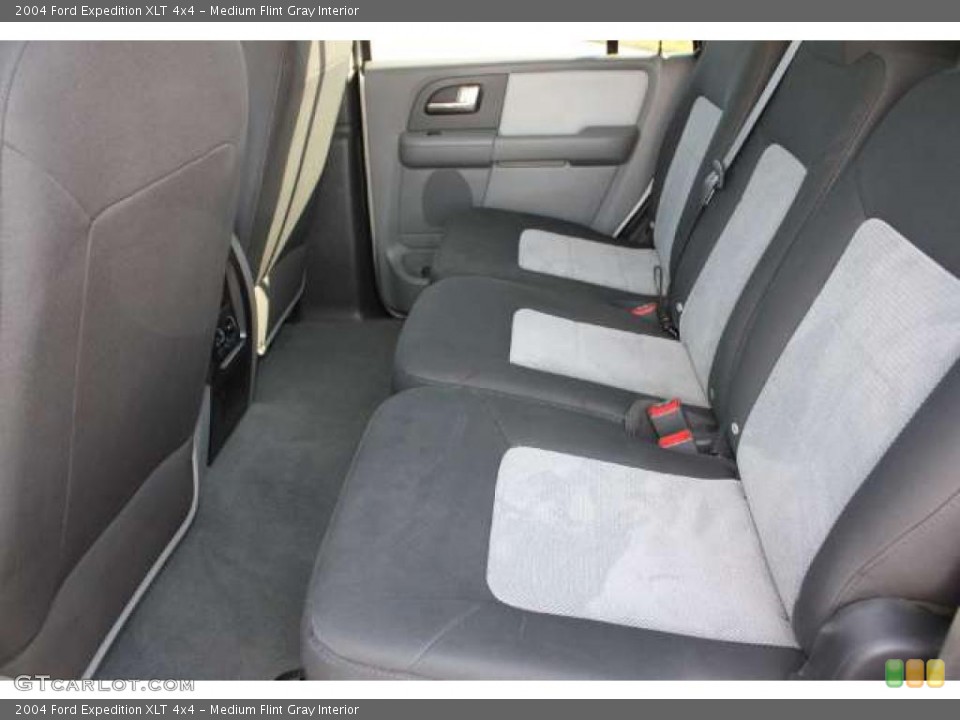 Medium Flint Gray Interior Photo for the 2004 Ford Expedition XLT 4x4 #39745134