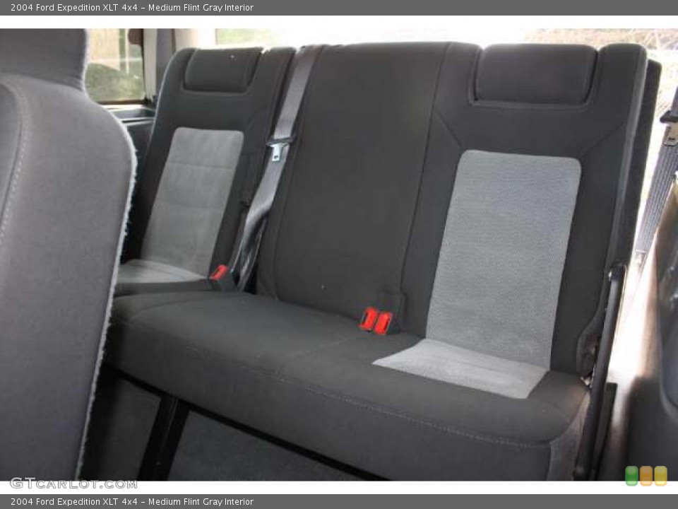 Medium Flint Gray Interior Photo for the 2004 Ford Expedition XLT 4x4 #39745214