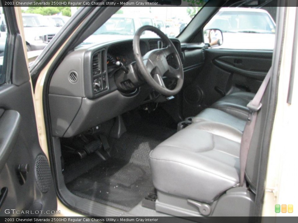 Medium Gray Interior Photo for the 2003 Chevrolet Silverado 2500HD Regular Cab Chassis Utility #39747718