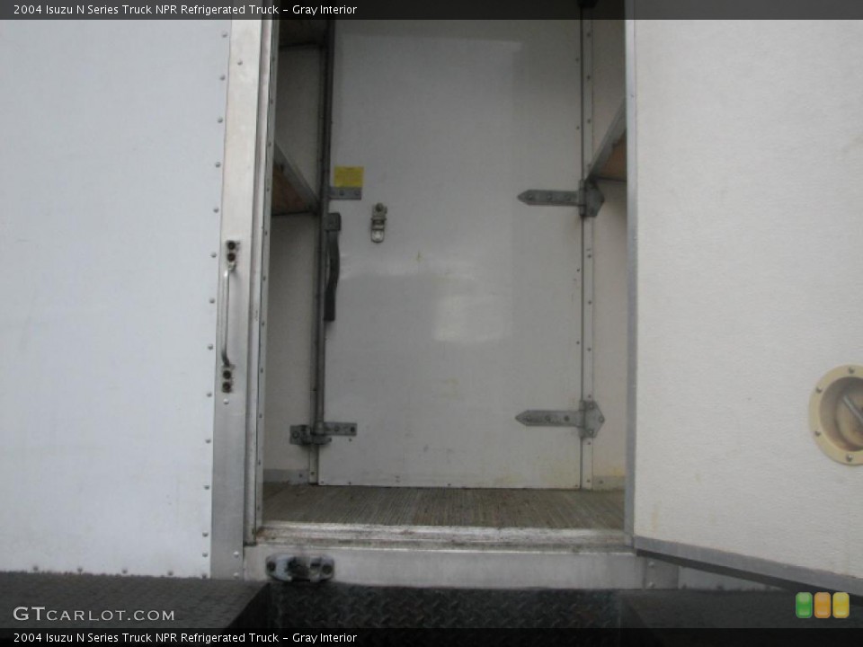 Gray Interior Photo for the 2004 Isuzu N Series Truck NPR Refrigerated Truck #39747854