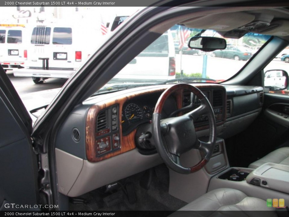 Medium Gray Interior Dashboard for the 2000 Chevrolet Suburban 1500 LT 4x4 #39749714