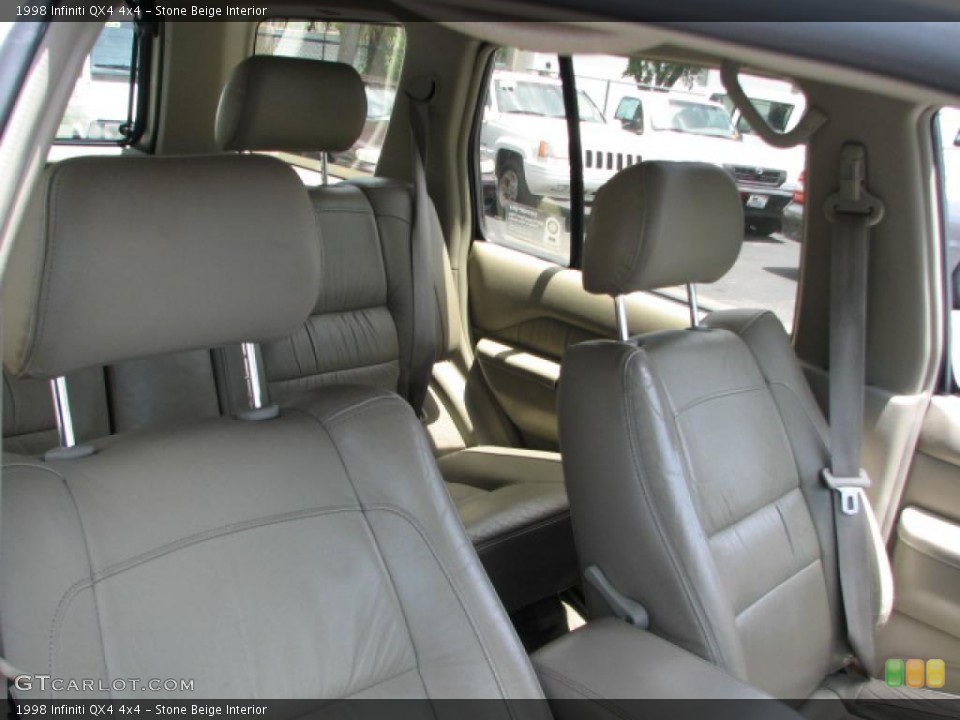 Stone Beige Interior Photo for the 1998 Infiniti QX4 4x4 #39751394