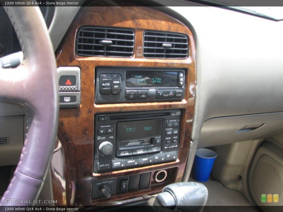 Stone Beige Interior Controls for the 1998 Infiniti QX4 4x4 #39751438