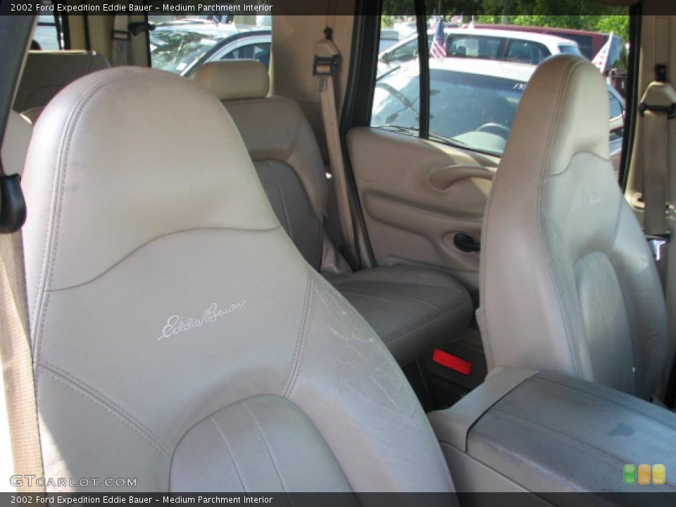 Medium Parchment Interior Photo for the 2002 Ford Expedition Eddie Bauer #39761218