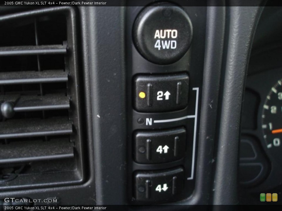 Pewter/Dark Pewter Interior Controls for the 2005 GMC Yukon XL SLT 4x4 #39761742