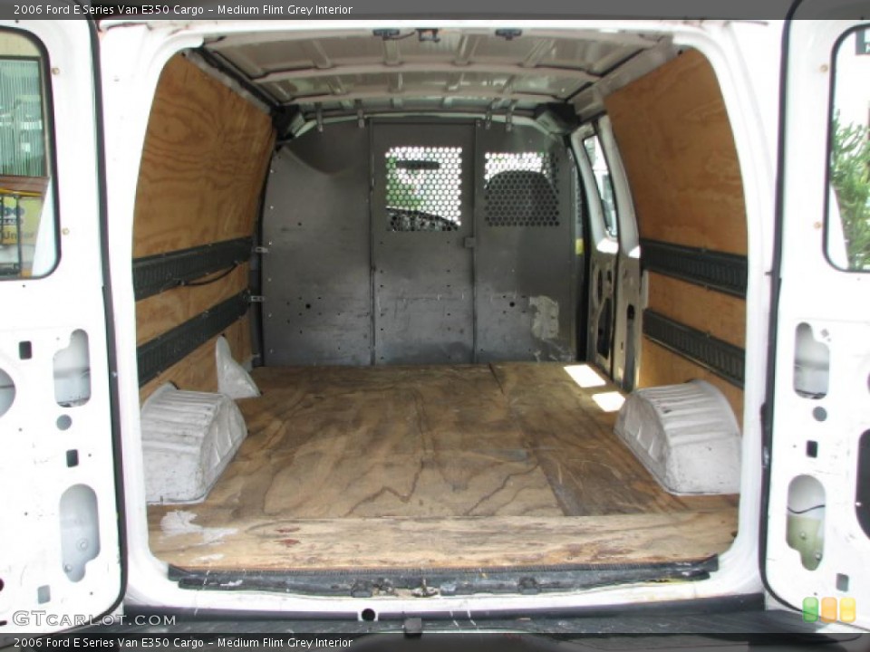 Medium Flint Grey Interior Photo for the 2006 Ford E Series Van E350 Cargo #39762614