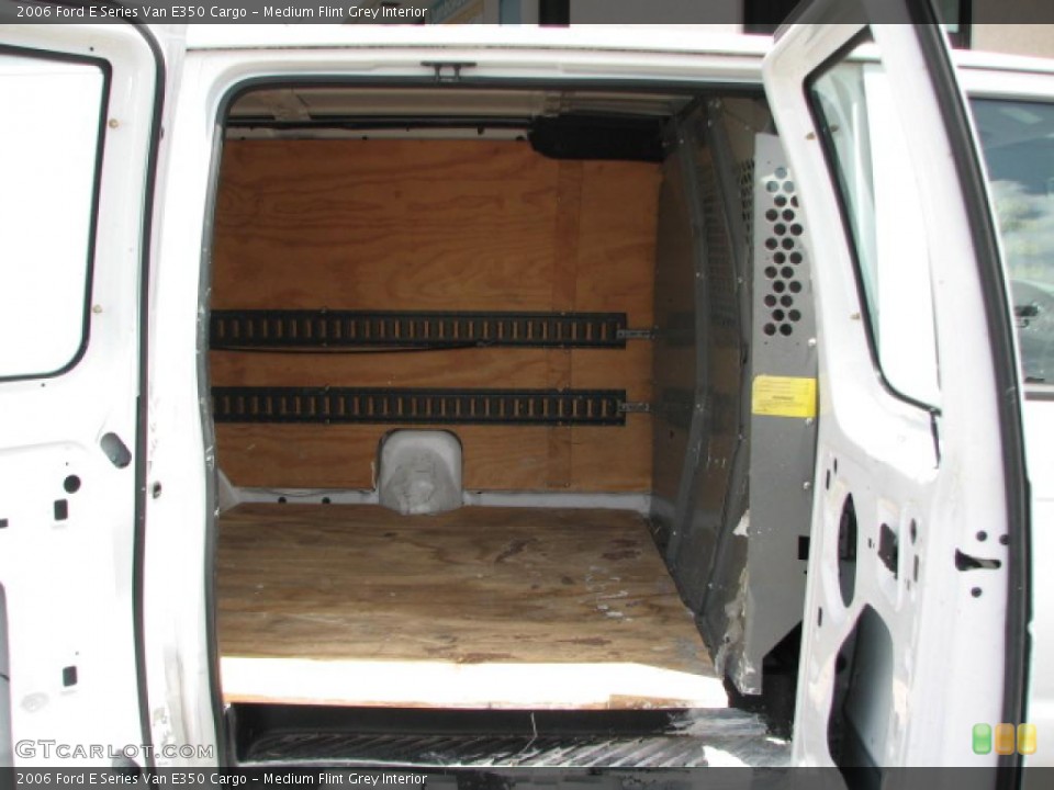 Medium Flint Grey Interior Photo for the 2006 Ford E Series Van E350 Cargo #39762662