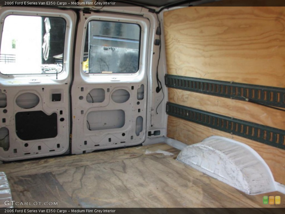 Medium Flint Grey Interior Photo for the 2006 Ford E Series Van E350 Cargo #39762674