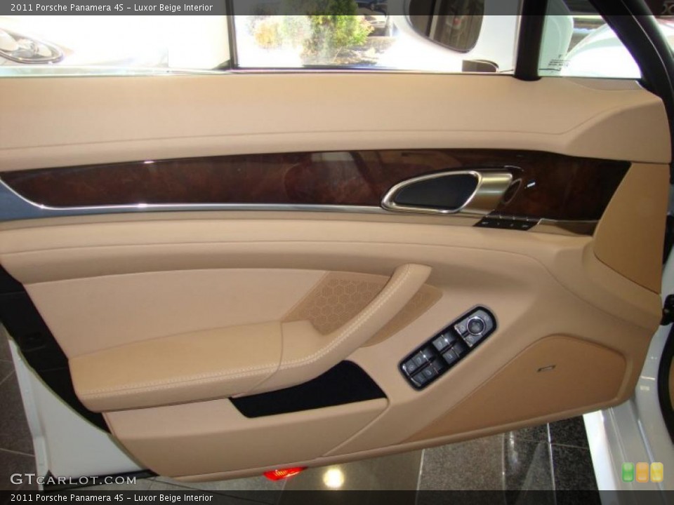 Luxor Beige Interior Door Panel for the 2011 Porsche Panamera 4S #39763962