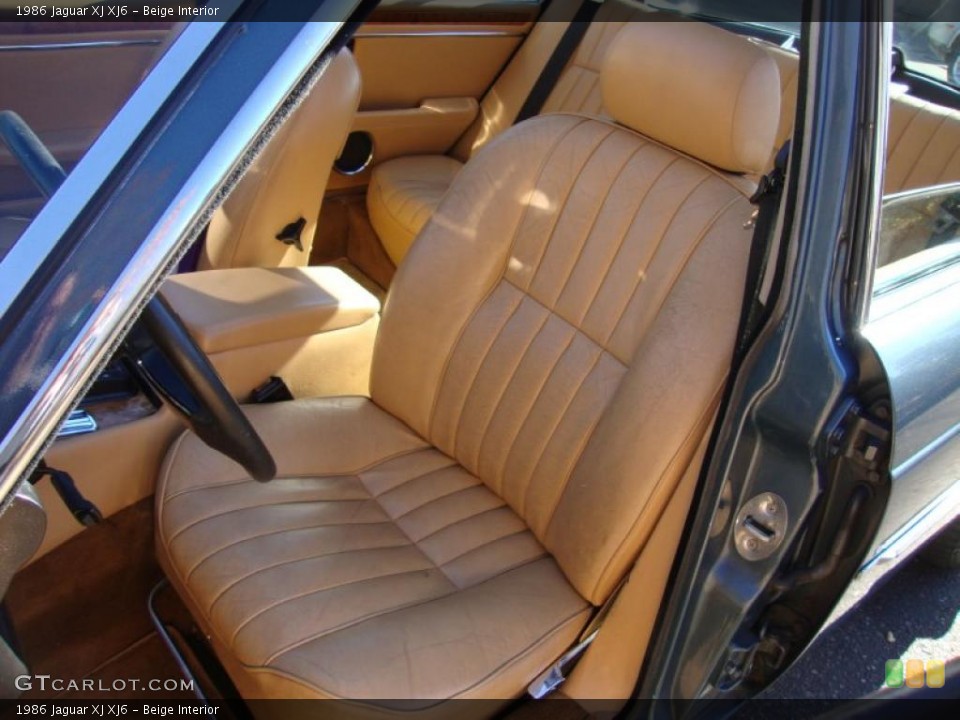 Beige Interior Photo for the 1986 Jaguar XJ XJ6 #39766558