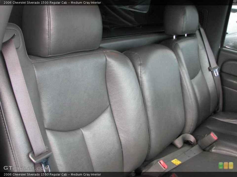 Medium Gray Interior Photo for the 2006 Chevrolet Silverado 1500 Regular Cab #39771552