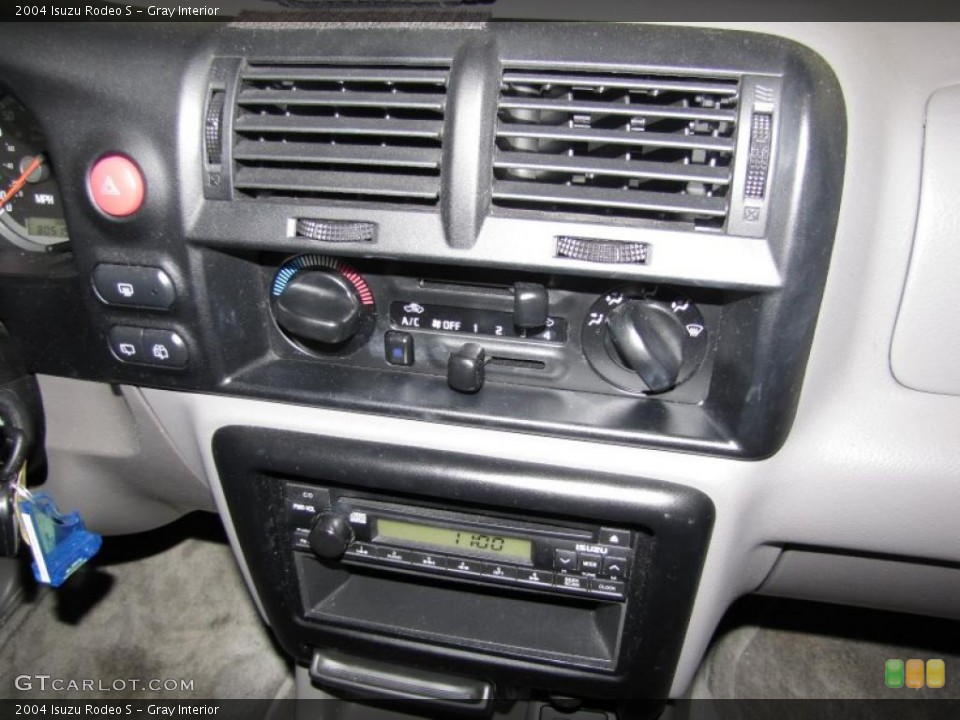 Gray Interior Controls for the 2004 Isuzu Rodeo S #39782410