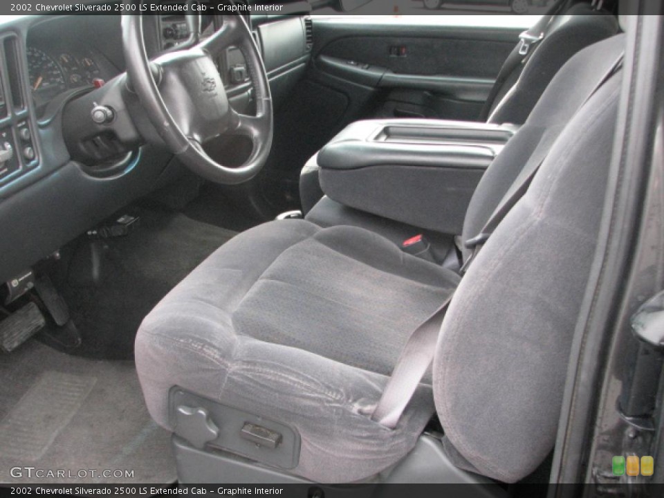 Graphite Interior Photo for the 2002 Chevrolet Silverado 2500 LS Extended Cab #39782930