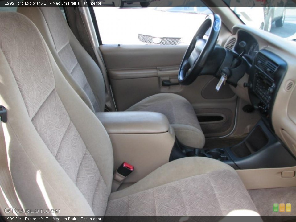 Medium Prairie Tan Interior Photo for the 1999 Ford Explorer XLT #39784058