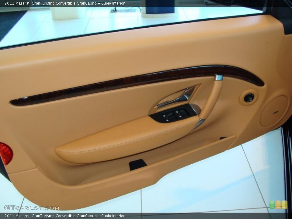 Cuoio Interior Door Panel for the 2011 Maserati GranTurismo Convertible GranCabrio #39786502