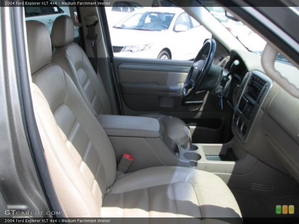 Medium Parchment Interior Photo for the 2004 Ford Explorer XLT 4x4 #39788986