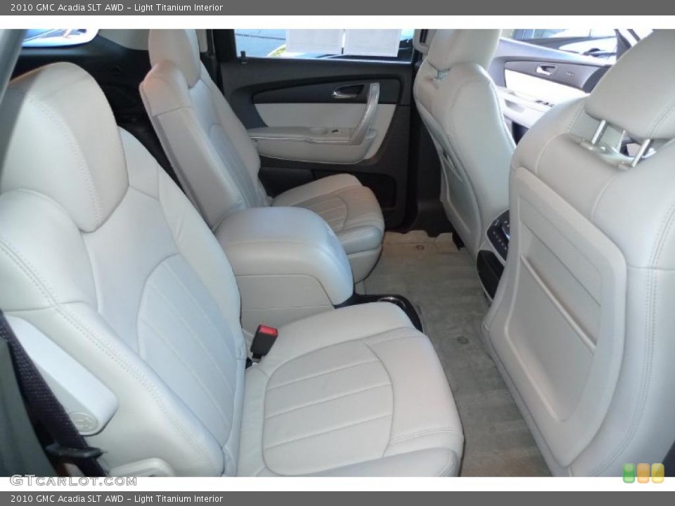Light Titanium Interior Photo for the 2010 GMC Acadia SLT AWD #39795630