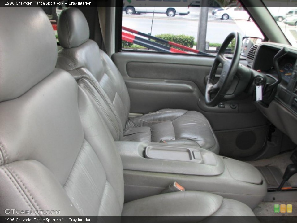 Gray Interior Photo for the 1996 Chevrolet Tahoe Sport 4x4 #39796238