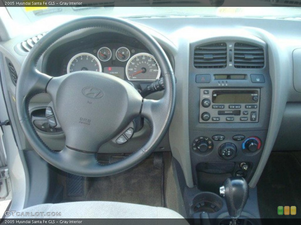 Gray Interior Dashboard for the 2005 Hyundai Santa Fe GLS #39806720