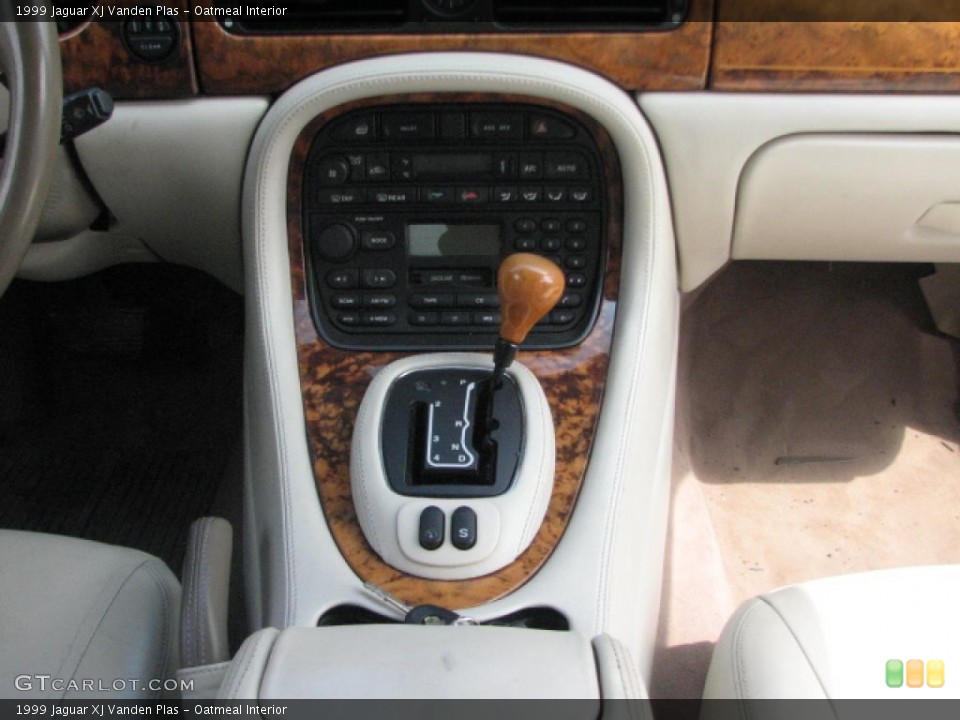 Oatmeal Interior Controls for the 1999 Jaguar XJ Vanden Plas #39808322