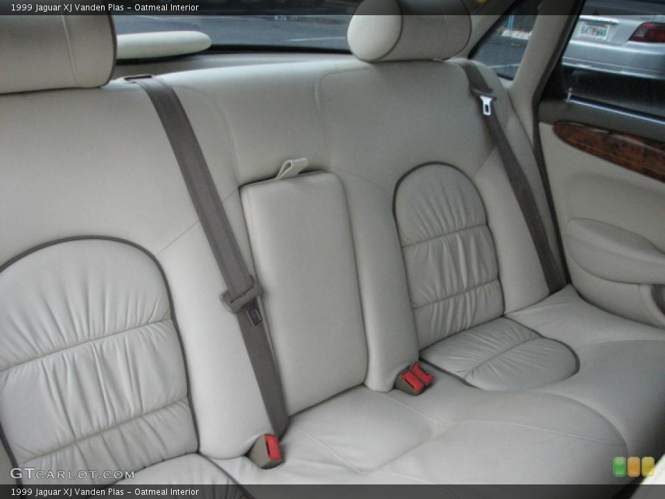 Oatmeal Interior Photo for the 1999 Jaguar XJ Vanden Plas #39808338