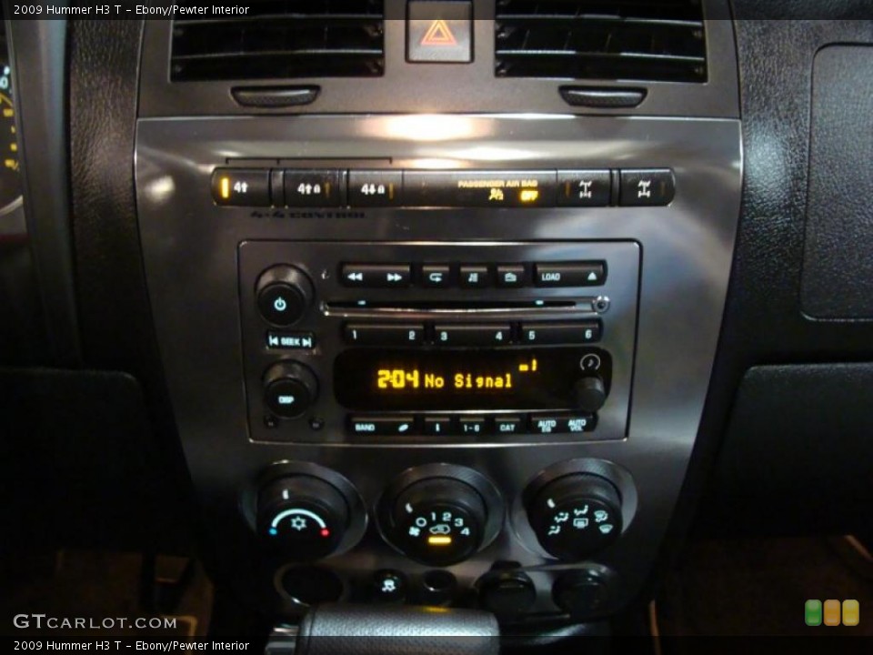 Ebony/Pewter Interior Controls for the 2009 Hummer H3 T #39816792