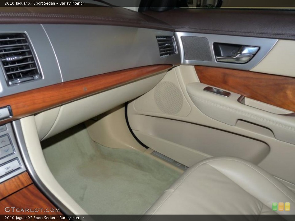 Barley Interior Photo for the 2010 Jaguar XF Sport Sedan #39817296