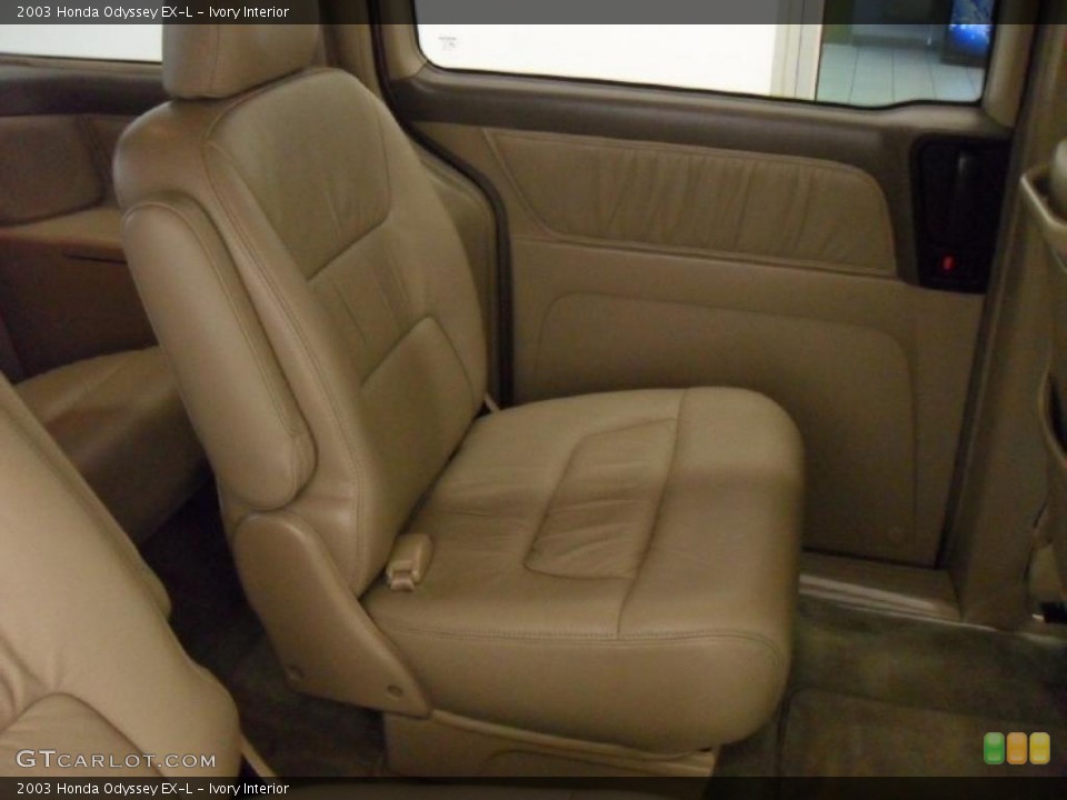 Ivory Interior Photo for the 2003 Honda Odyssey EX-L #39819732
