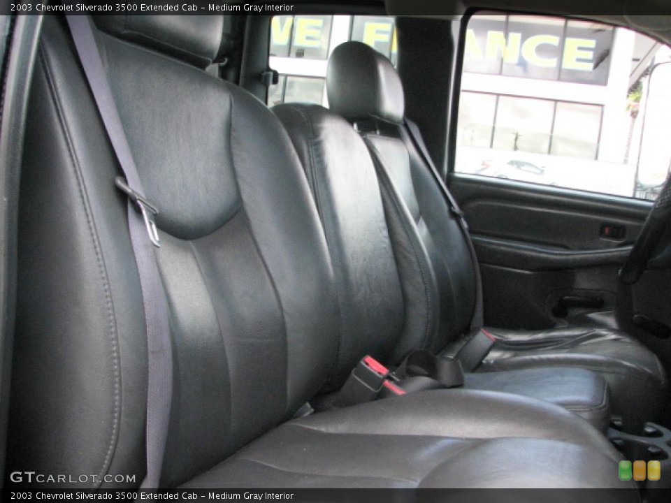 Medium Gray Interior Photo for the 2003 Chevrolet Silverado 3500 Extended Cab #39824154