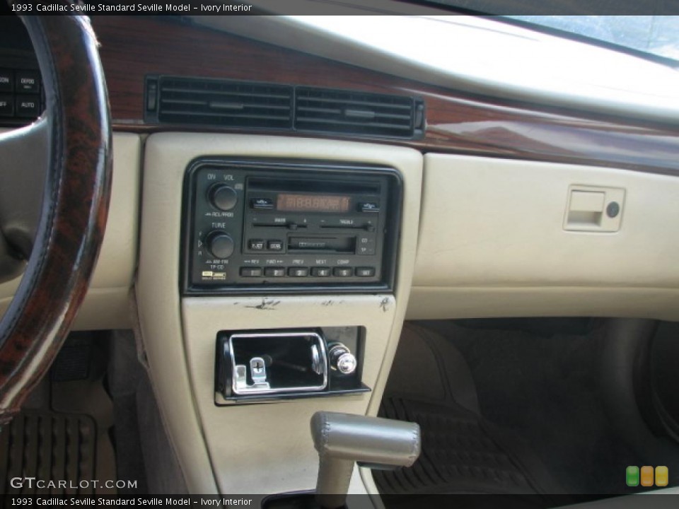 Ivory Interior Controls for the 1993 Cadillac Seville  #39825090