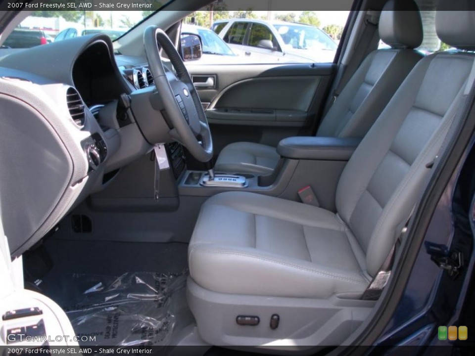 Shale Grey Interior Photo for the 2007 Ford Freestyle SEL AWD #39825191