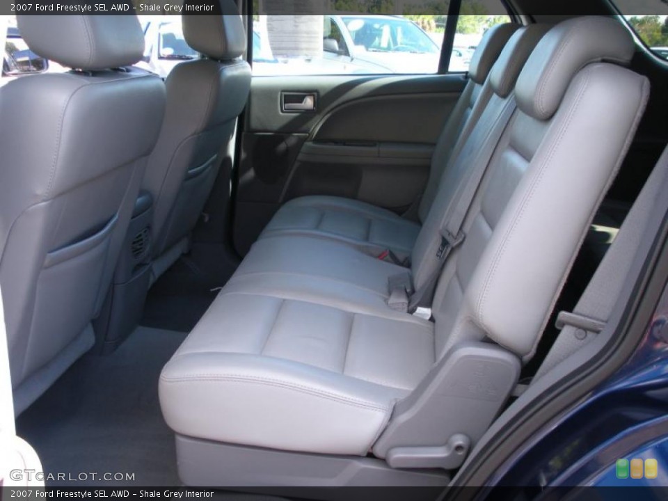 Shale Grey Interior Photo for the 2007 Ford Freestyle SEL AWD #39825218