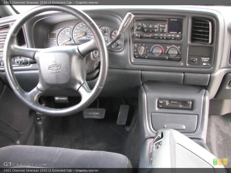 Graphite Interior Dashboard for the 2001 Chevrolet Silverado 1500 LS Extended Cab #39831895