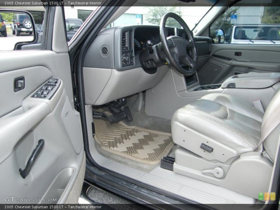 Tan/Neutral Interior Photo for the 2005 Chevrolet Suburban 1500 LT #39834718