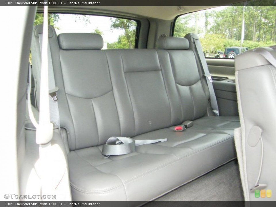 Tan/Neutral Interior Photo for the 2005 Chevrolet Suburban 1500 LT #39834894