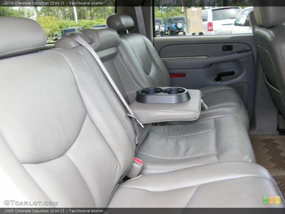 Tan/Neutral Interior Photo for the 2005 Chevrolet Suburban 1500 LT #39834907