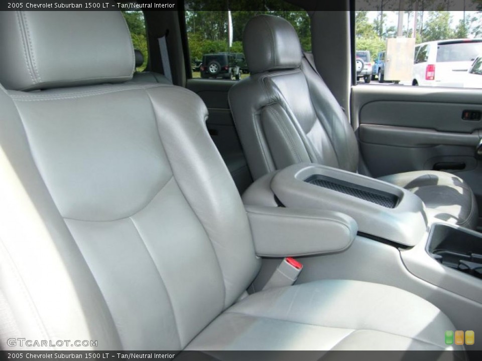 Tan/Neutral Interior Photo for the 2005 Chevrolet Suburban 1500 LT #39834918