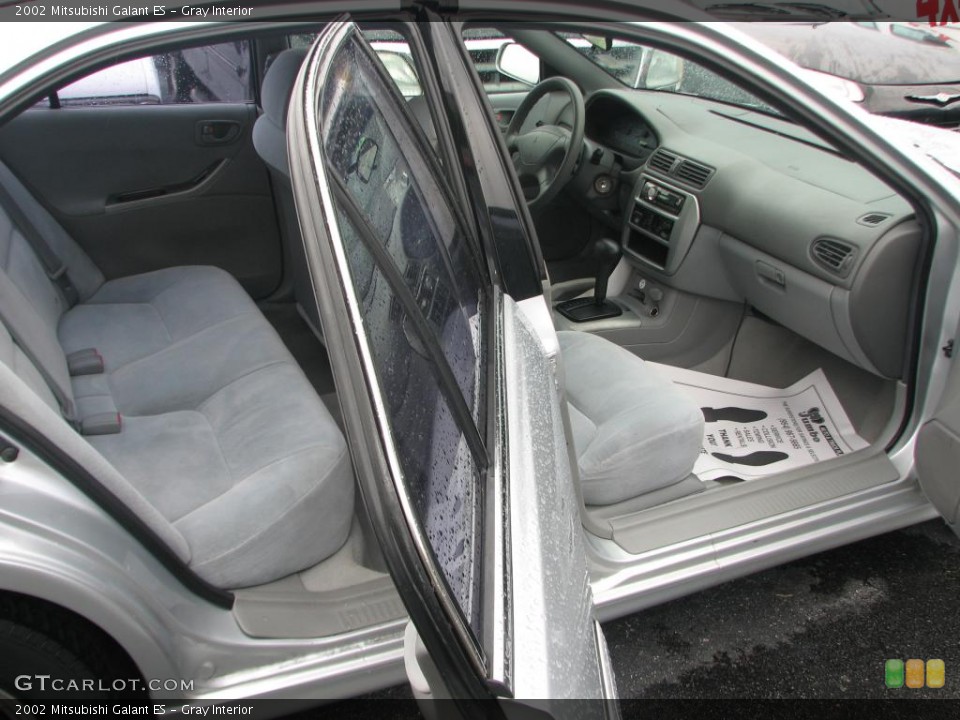 Gray Interior Photo for the 2002 Mitsubishi Galant ES #39843706